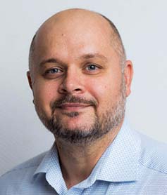 Szakmáry András pszichológus egy szakmai konferencián